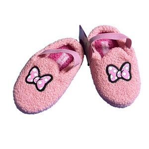 ⭐️ NWT Disney Pink Bow Slippers - size 9/10